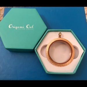 Rose twist locket - large